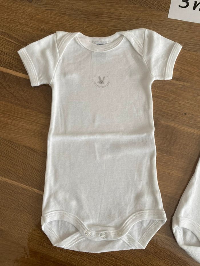 Bodies blancs sans manches petit bateau 3 mois - photo numéro 2