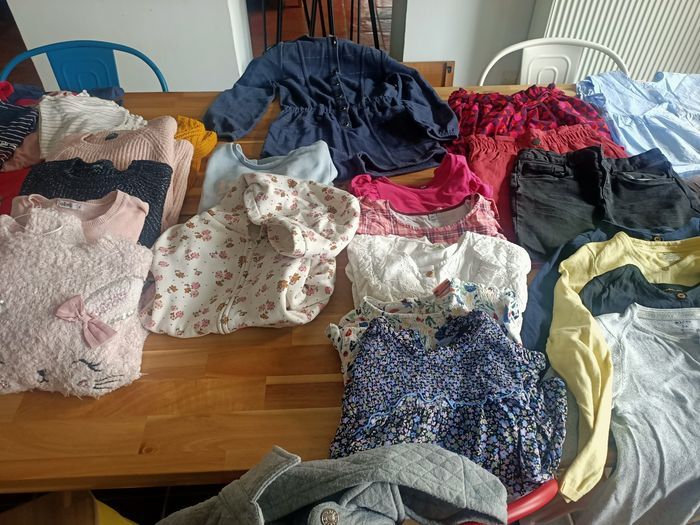 Lot vêtements fille 8 ans - photo numéro 2