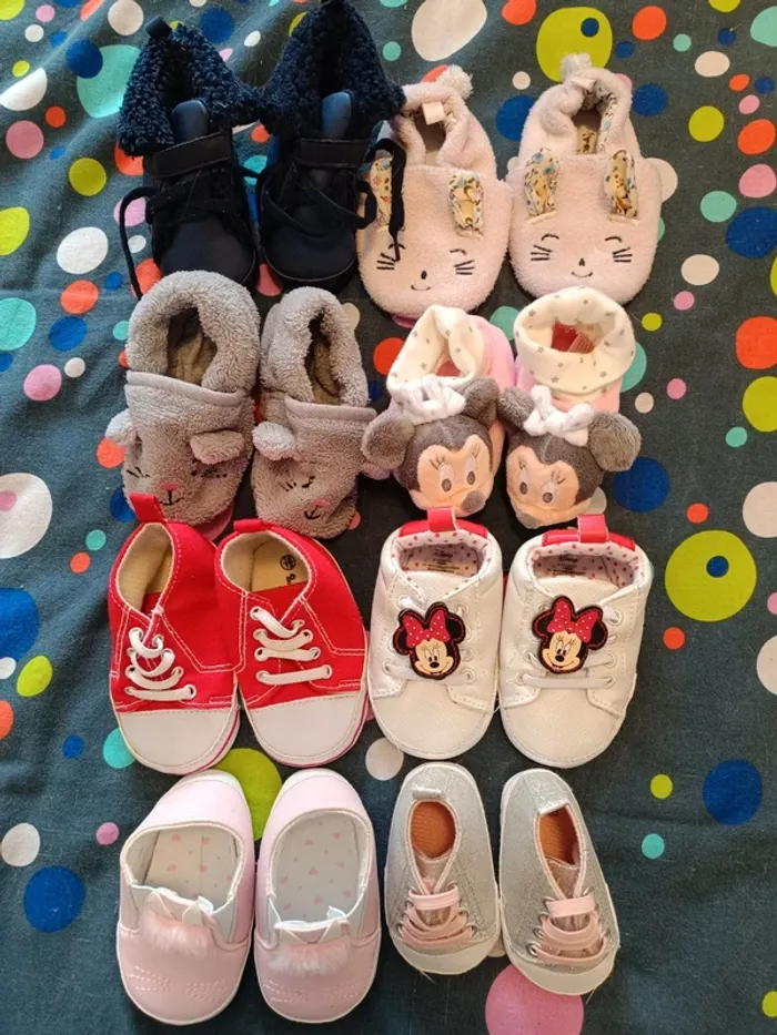 Lots de chaussures/chaussons bébé jusqu'à taille 17