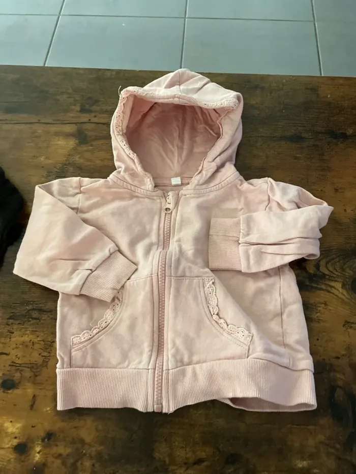 Lot de 2 gilets bébé fille 18 mois - photo numéro 2