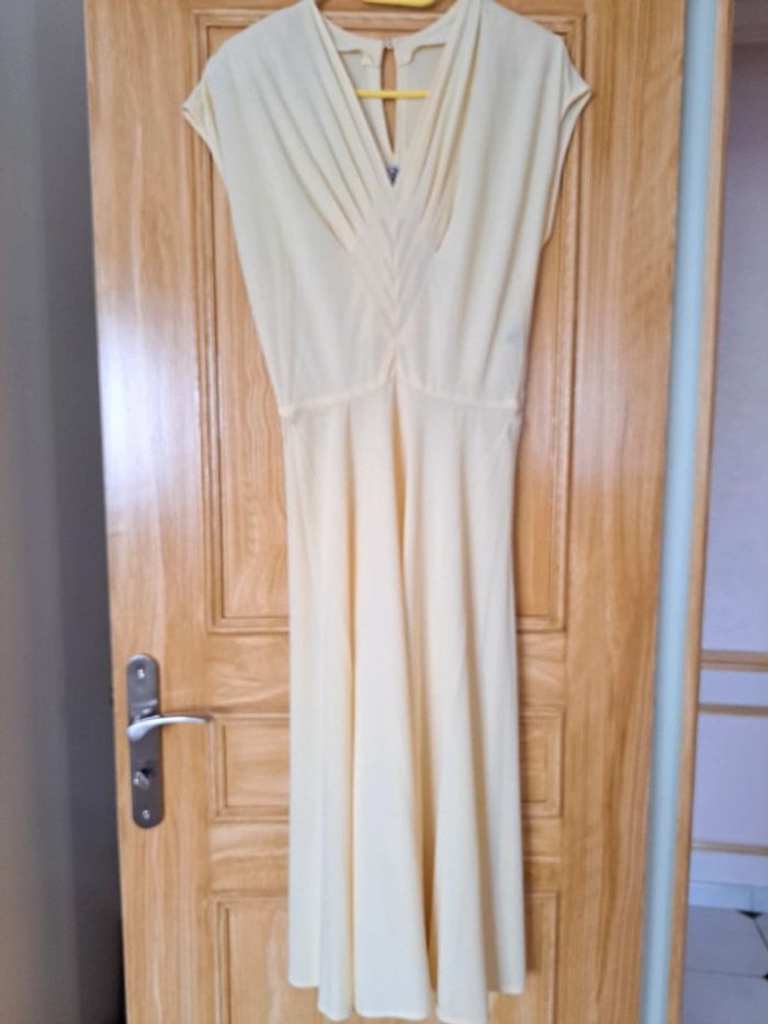 Robe jaune légère - photo numéro 4