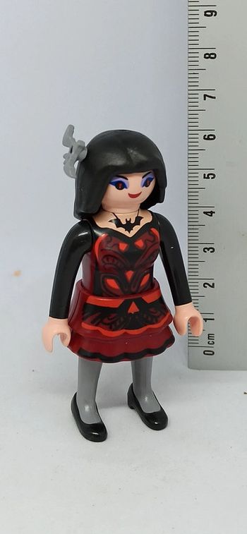 Femme vampire avec accessoire chauve souris dans les cheveux playmobil