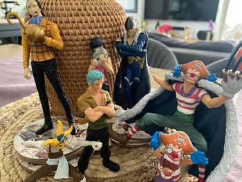 Figurines one piece (lot)