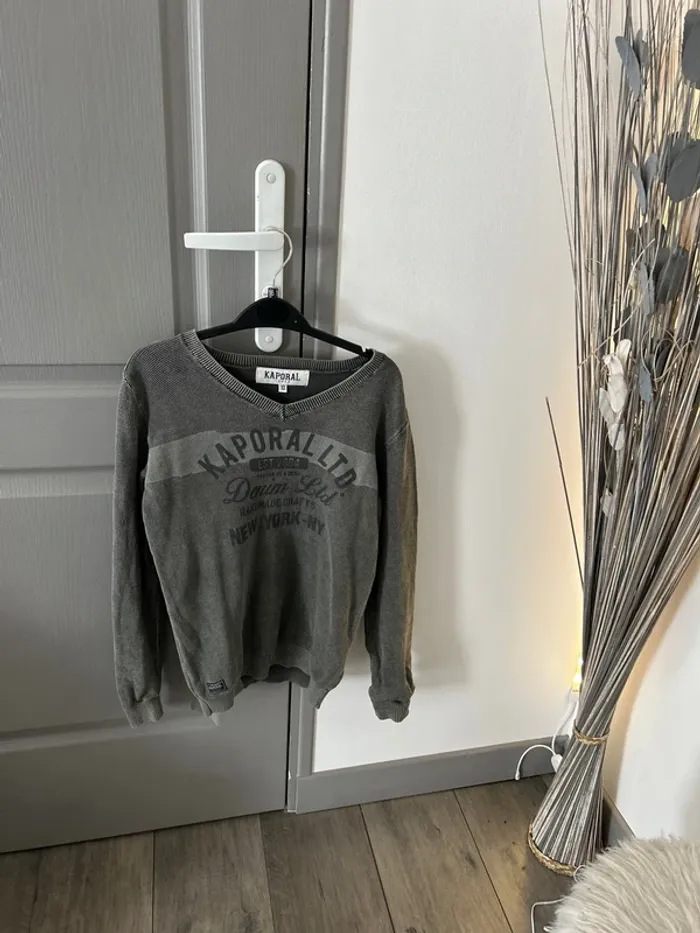 Pull col V kaporal