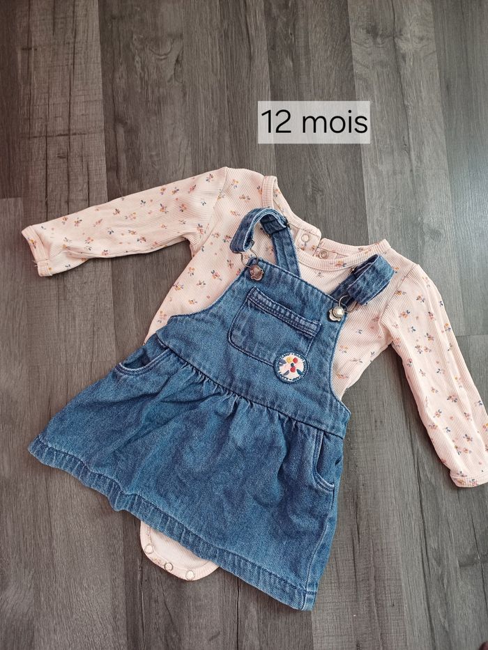 Ensemble body à fleurs et jupe salopette