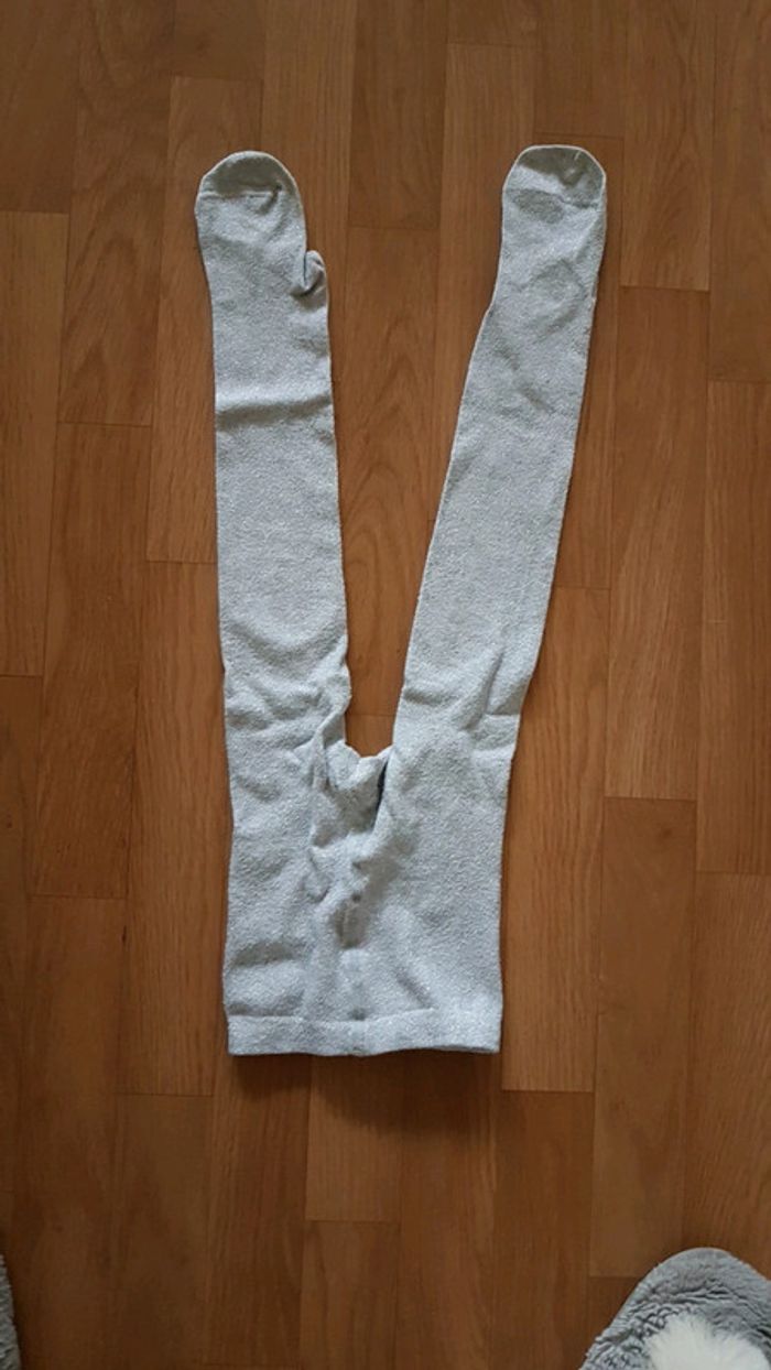 Collant épais gris brillant.
