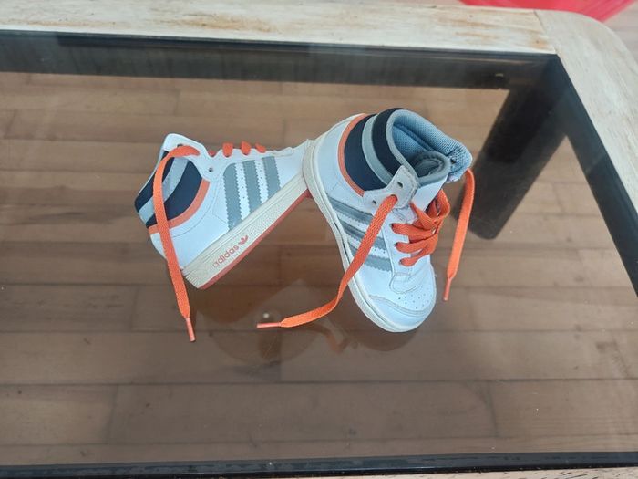 Baskets Adidas p.19 - photo numéro 2