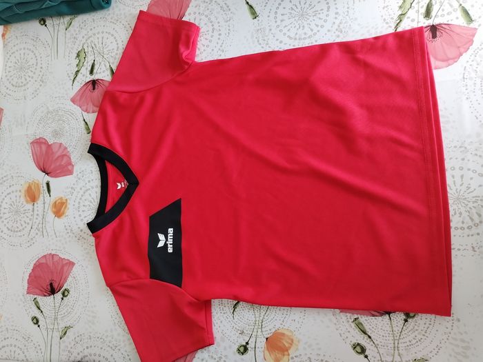 Tee shirt