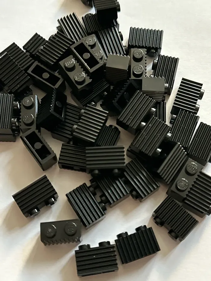 50 Brick Lego , Modified 1 x 2 with Grille / Fluted Profile ref 2877 Black - photo numéro 3