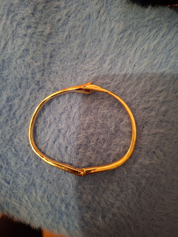 Bracelet doré mains - photo numéro 3