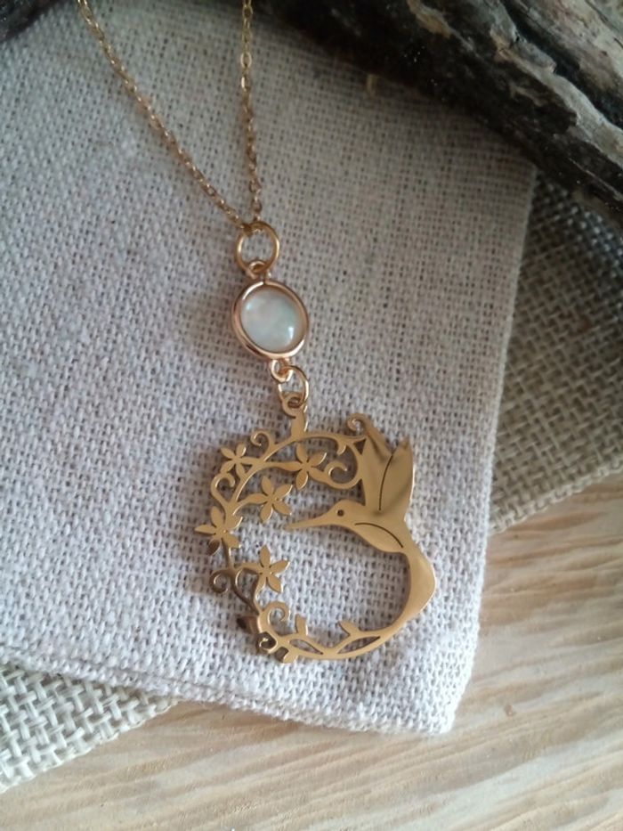 Collier pendentif colibri et connecteur en n'acre naturelle