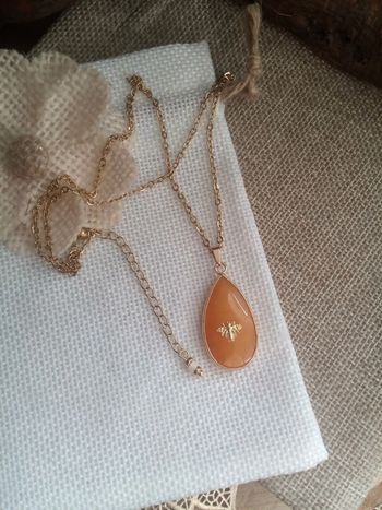 Collier pierre goutte d'agate réversible abeille 🐝.