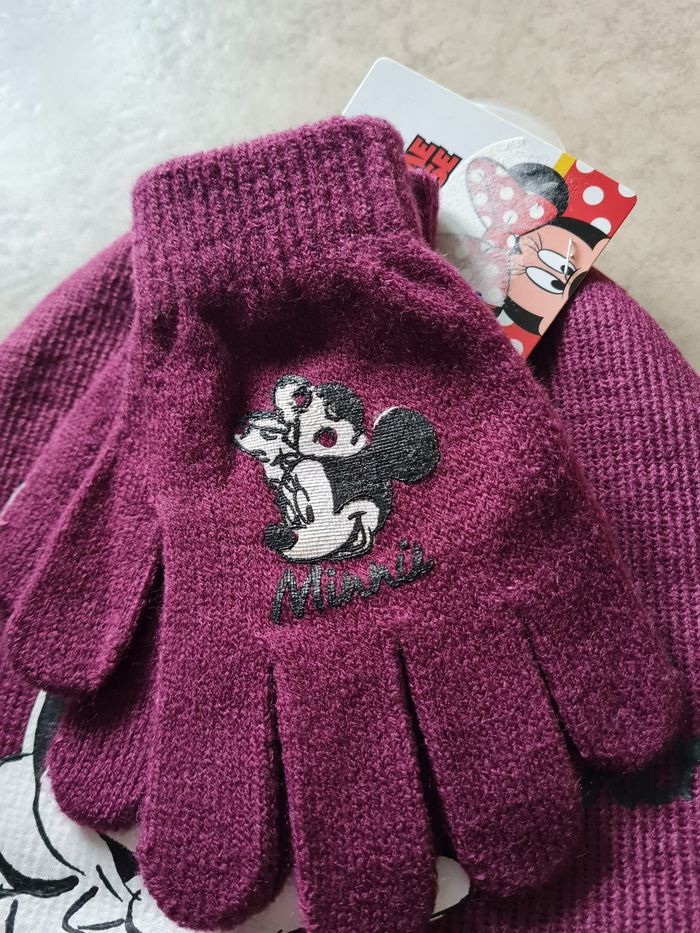 ensemble bonnet gants Minnie neuf - photo numéro 4
