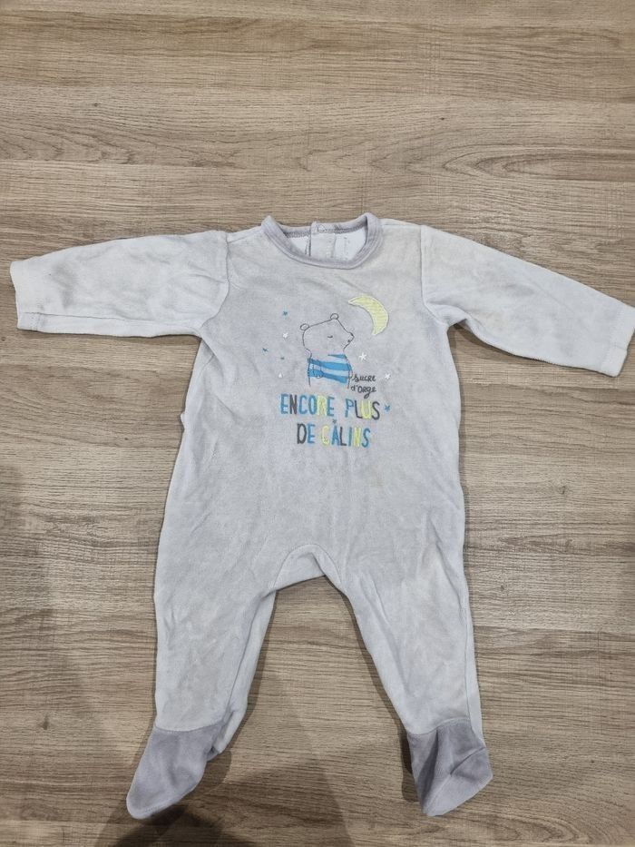 Pyjama Bébé Velours Sucre d'Orge 3 Mois "Encore Plus de Câlins" Tres Bonne Etat - photo numéro 1