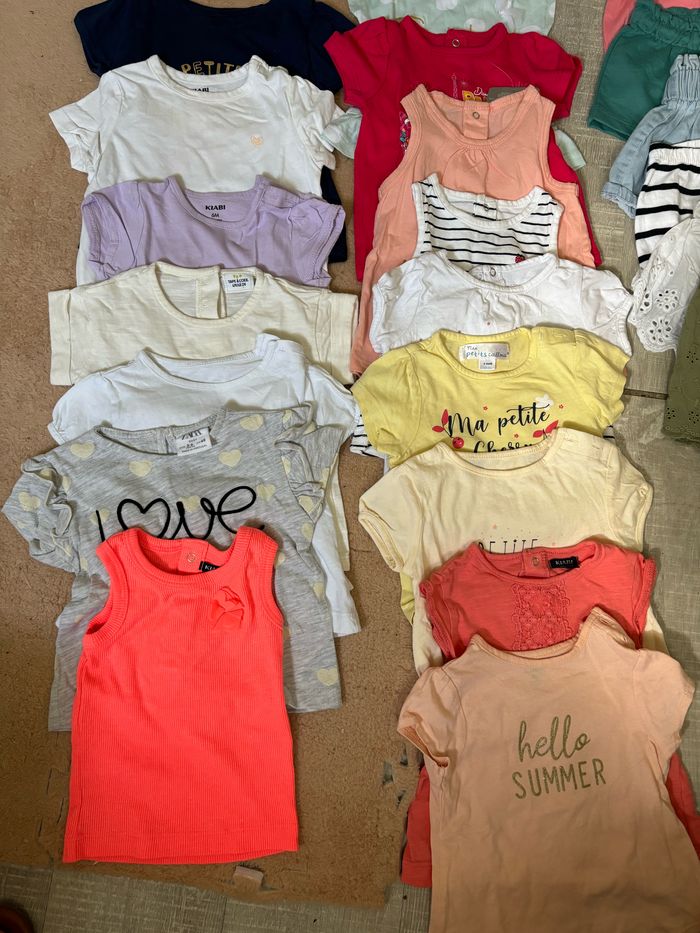 Lot de 18 tshirts bebe fille taille 6 mois