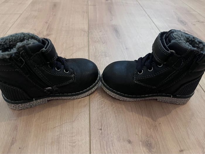 Bottines noire taille 20 - photo numéro 4