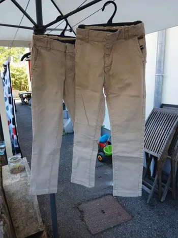 Lot pantalons jumeaux 8an tao