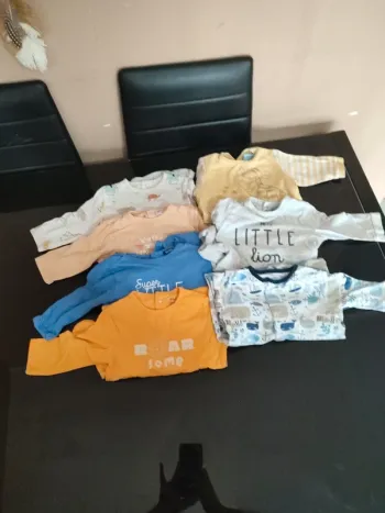 Lot 7 pijamas légers 6 mois