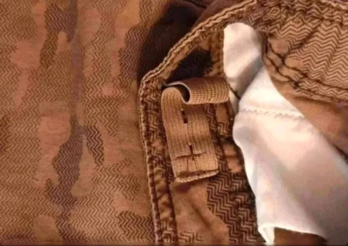 Pantalon  camouflage  très bon  état  9  ans - photo numéro 5