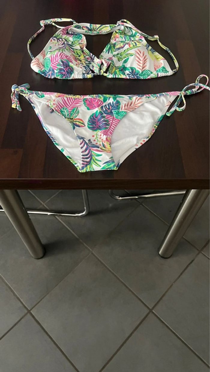 Joli maillot de bain 2 pièces taille 40 pour le bas 38 pour le haut neuf jamais porté gémo - photo numéro 3