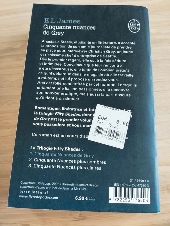 livre de poche - cinquante nuances de grey - photo numéro 2