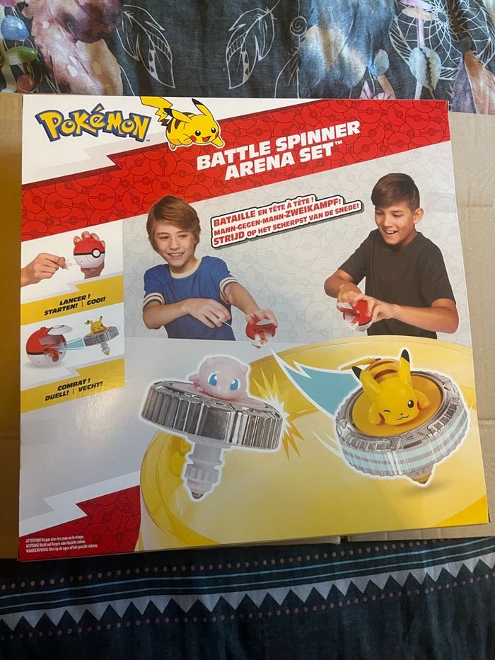 Arène Pokémon et 2 toupies