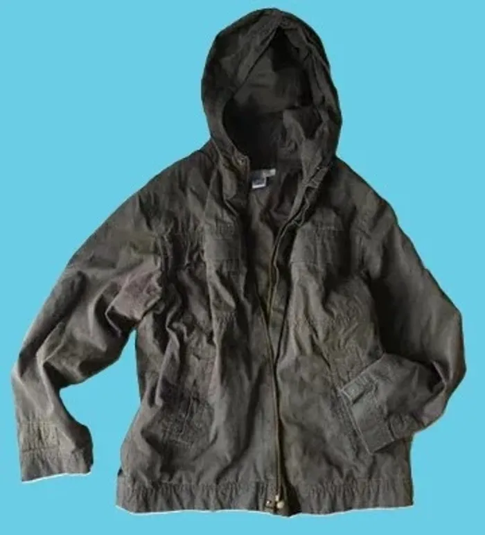 🧥 Veste coupe-vent à capuche – 10 ans / 140 cm