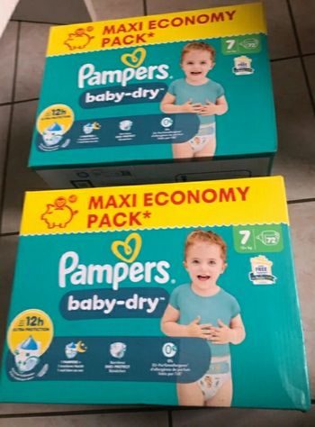 LOT DE 144 COUCHES PAMPERS BABY DRY TAILLE 7 NEUFS DANS L'EMBALLAGE