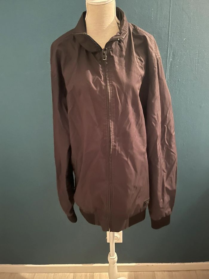 Très belle veste à longue manche  homme