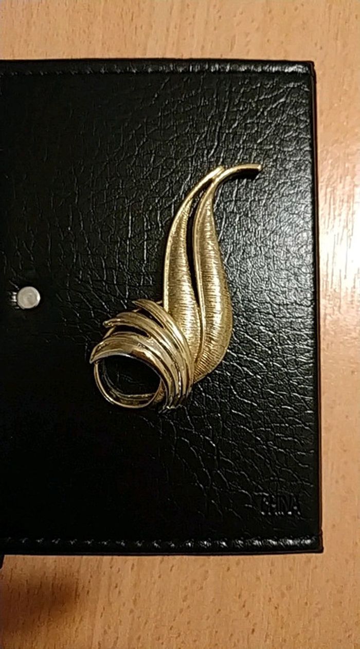 Broche fantaisie dorée note de musique vintage 3 suisses