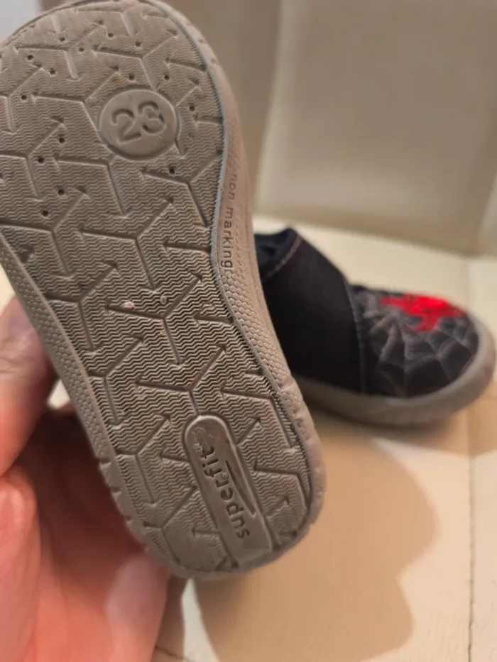 Chaussons spiderman taille 23 - photo numéro 4