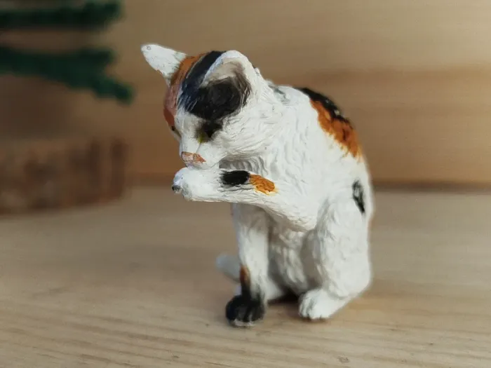 Schleich chat qui se lèche Figurine animal domestique - photo numéro 2