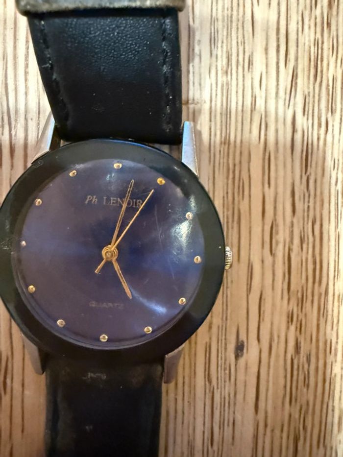 Deux montres fond noir - photo numéro 8