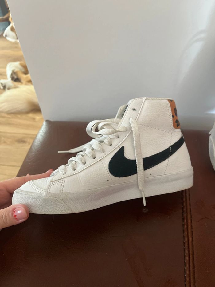 Baskets Nike montante léopard - photo numéro 3