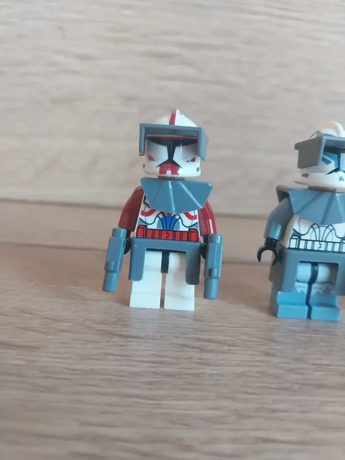 Figurines type lego Commandants Clones Wolffe Fox et Rex star wars - photo numéro 3
