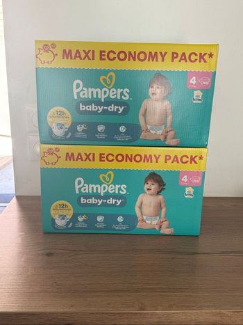 Ccouches Pampers baby dry taille 4