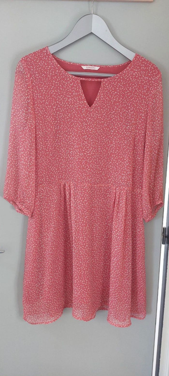 Robe mi longue à fleurs