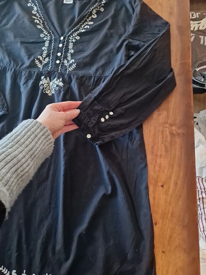 robe avec broderies - photo numéro 3