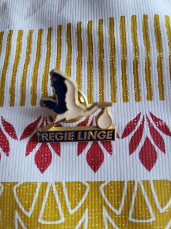 Broche Pins Régie Linge