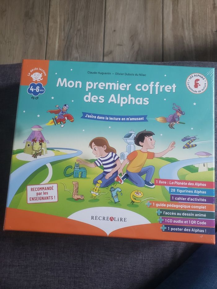 Mon Premier Coffret des Alphas neuf