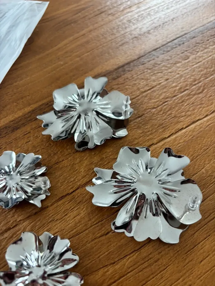 Lot boucles d'oreilles fleurs - photo numéro 3