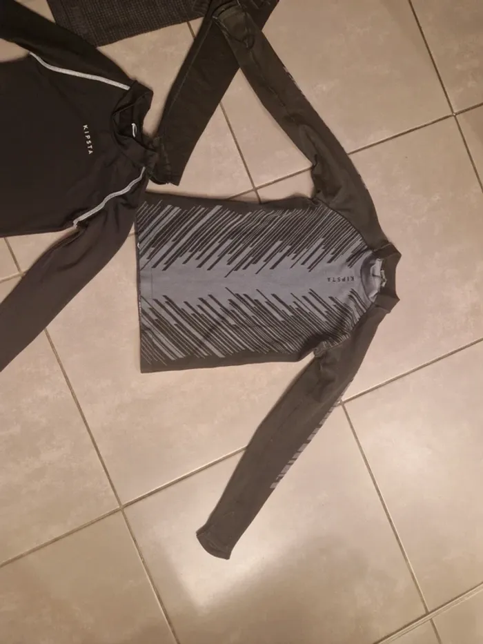 Lot vetements thermiques kipsta 8 ans - photo numéro 3