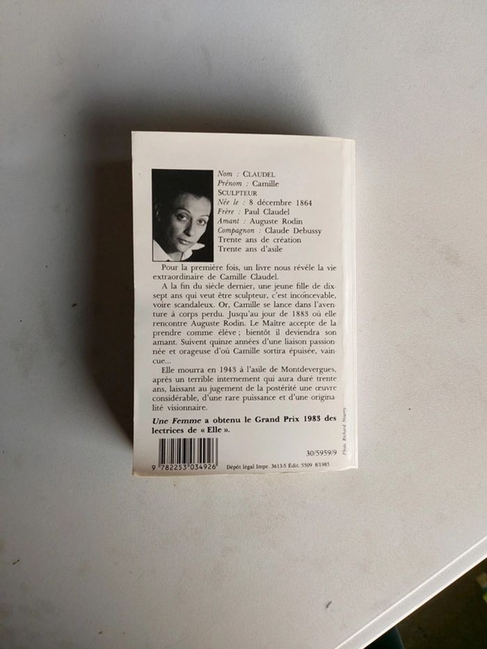 Une femme - photo numéro 2