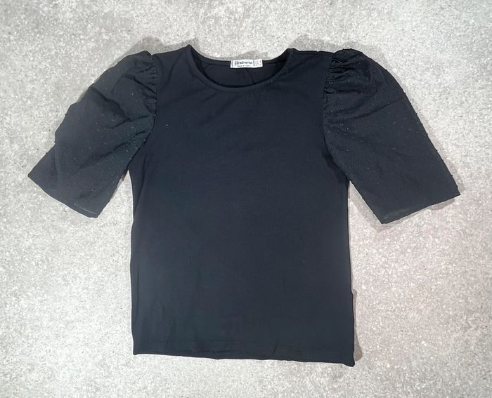 🖤 Haut à manches bouffantes Stradivarius taille S 🖤
