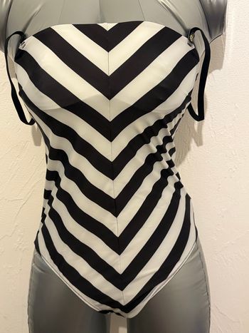 Maillot barbie neuf avec étiquette 