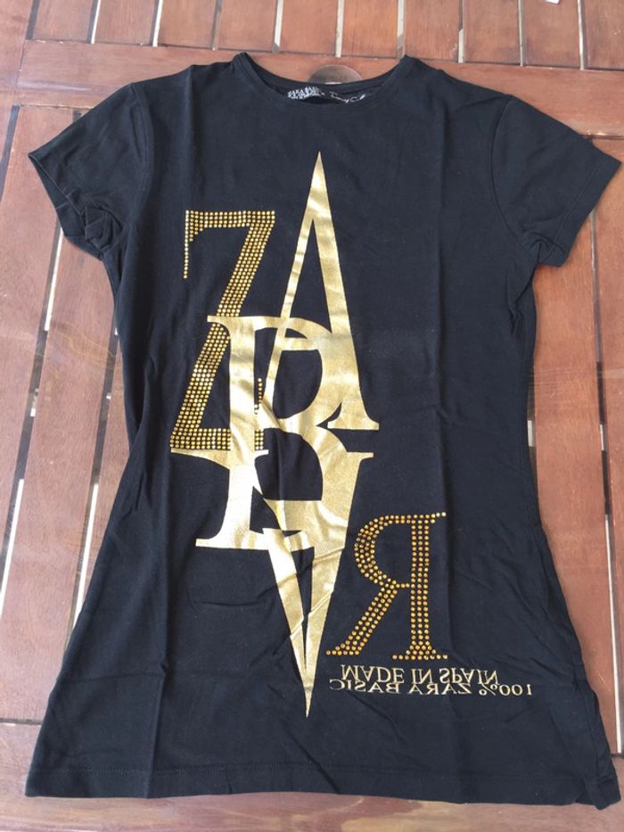 T-shirt Zara noir et or