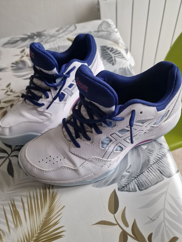 Baskets Oasics taille 40.5 - photo numéro 3