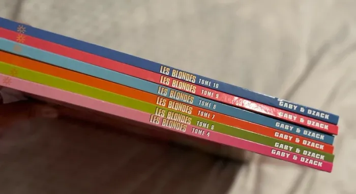 6 tomes de "les blondes" (4,6,7,8,9,10) - photo numéro 3
