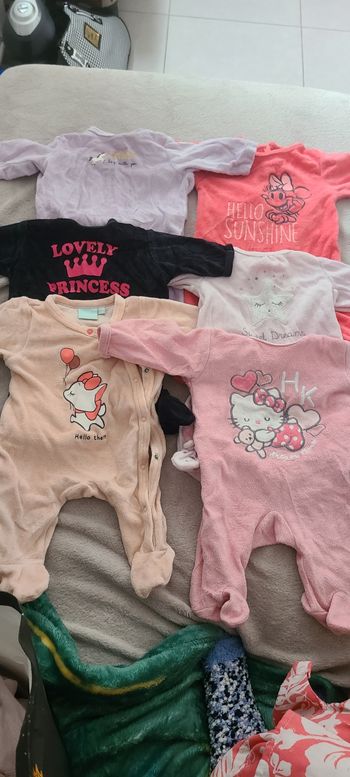 Lot vêtements bébé fille 1 mois
