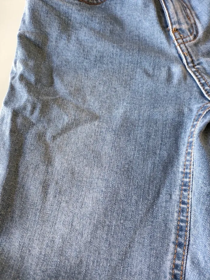 Short slim pour garçon, 
taille 10 ans, 
marque Kiabi. - photo numéro 3